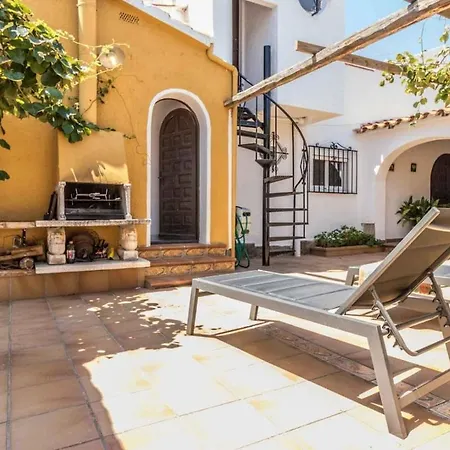 148-empurialola - Beautiful With Pool And Garden With Mooring Holiday home