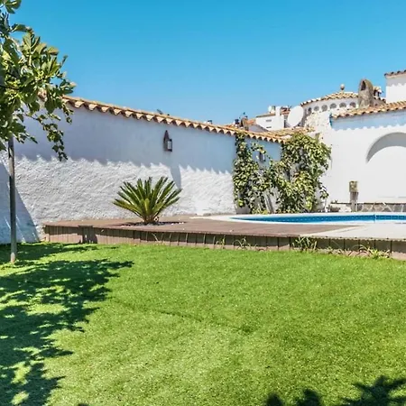 148-empurialola - Beautiful With Pool And Garden With Mooring