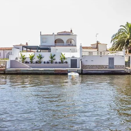 148-empurialola - Beautiful With Pool And Garden With Mooring Holiday home *